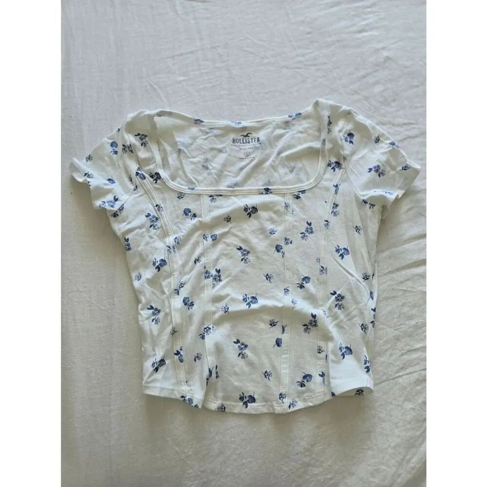 Hollister White Scoop Neck Crop Top with Blue Floral Print